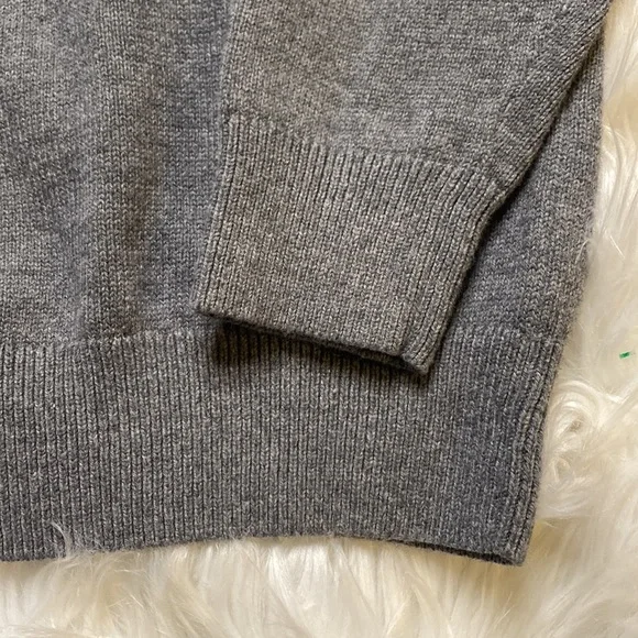 Gap Kids V Neck Sweater - Picture 4 of 6